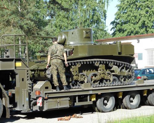 CZOŁG sTUART m3A1 W DRODZE NA REKON