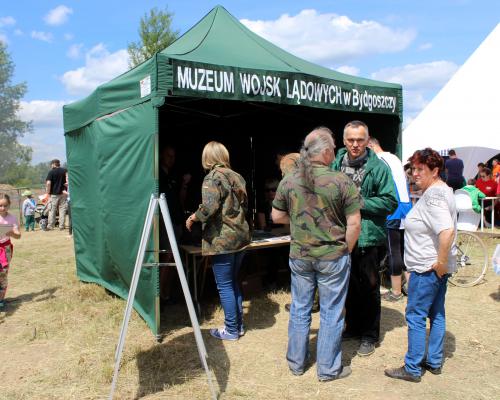 Muzeum Wojsk Lądowych na Pikniku Historycznym w Porcie Żerańskim